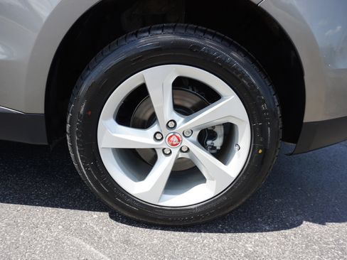 Used 2018 Jaguar F-PACE Premium AWD/4WD image 40