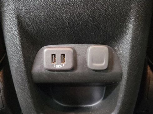 Used 2022 GMC Canyon Elevation image 15