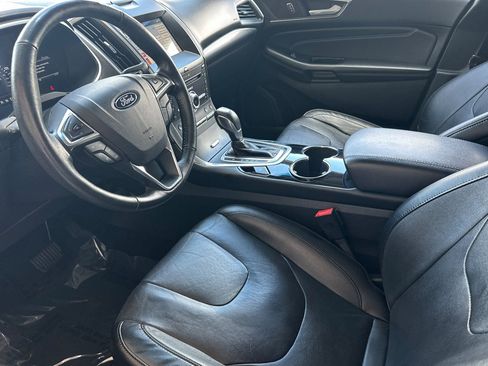 Used 2017 Ford Edge Titanium w/ Equipment Group 302A AWD/4WD image 11