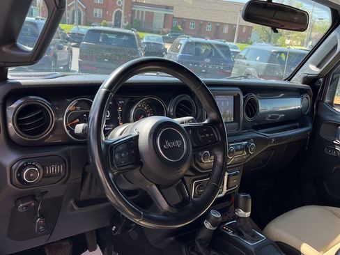 Used 2020 Jeep Wrangler Sport AWD/4WD image 12