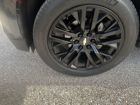 Used 2021 Chevrolet Tahoe High Country w/ Premium Package AWD/4WD image 3