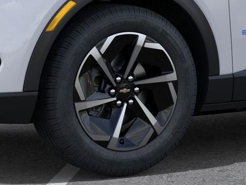 New 2026 Chevrolet Equinox EV LT image 9