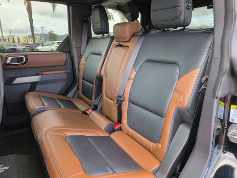 Used 2023 Ford Bronco Outer Banks w/ Sasquatch Package AWD/4WD image 29
