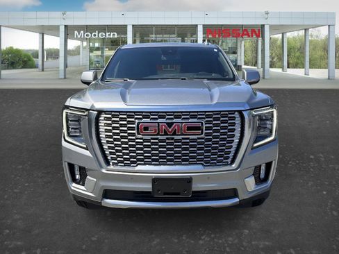 Used 2024 GMC Yukon XL Denali AWD/4WD image 8