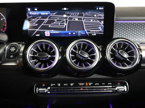 Certified 2025 Mercedes-Benz GLB 250 4MATIC image 29