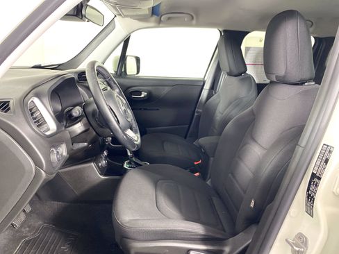 Used 2020 Jeep Renegade Latitude w/ Cold Weather Group AWD/4WD image 16