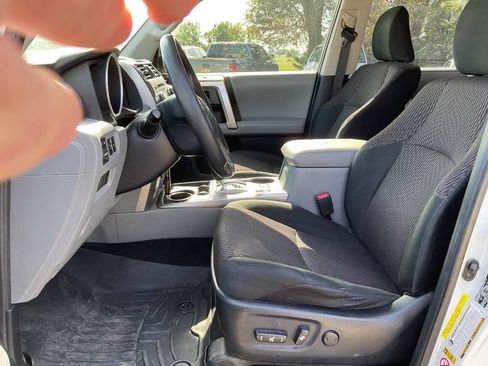 Used 2013 Toyota 4Runner SR5 RWD image 14