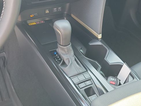 Used 2025 Toyota Camry LE FWD image 27