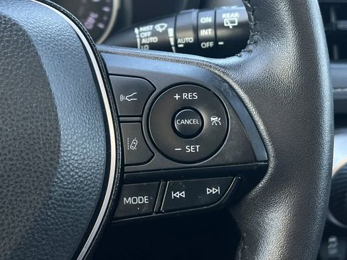 Used 2022 Toyota RAV4 XLE w/ Convenience Package FWD image 30