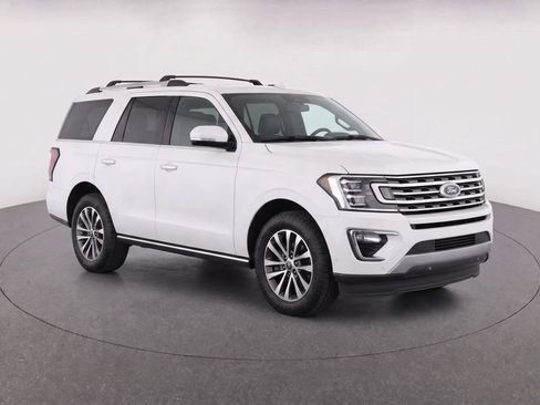 Used 2018 Ford Expedition Limited w/ Equipment Group 301A AWD/4WD image 2