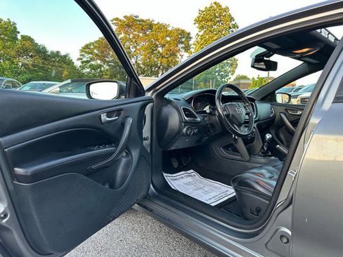 Used 2013 Dodge Dart Limited w/ Premium Group FWD image 11