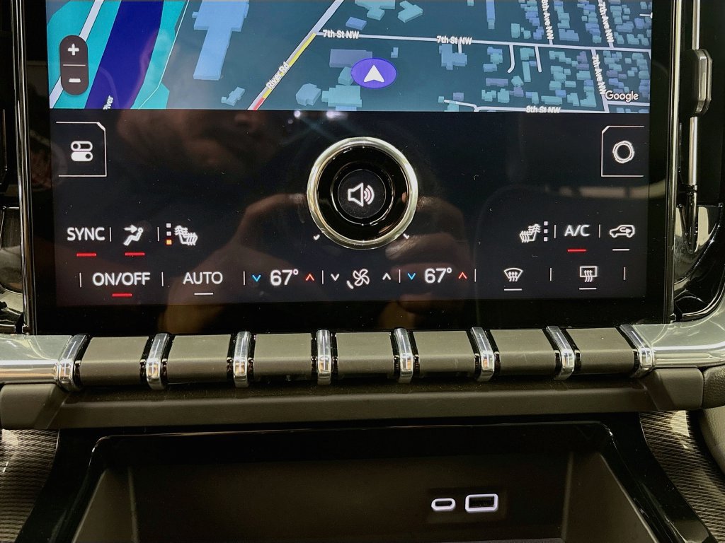 Used 2025 GMC Yukon Elevation AWD/4WD image 19