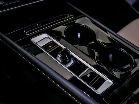 Certified 2025 Volkswagen Atlas Cross Sport SEL R-Line image 22