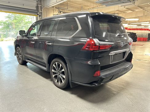 Used 2021 Lexus LX 570 4WD w/ Sport Package image 8