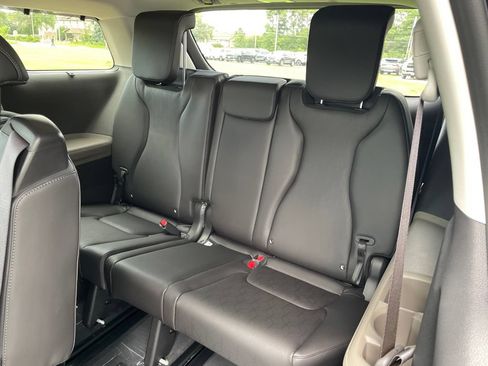 New 2027 Kia Carnival EX FWD image 13