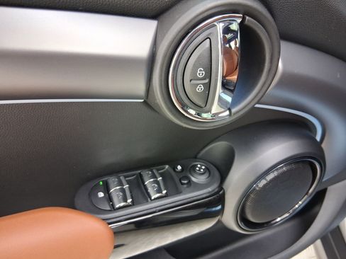 Used 2024 MINI Cooper S FWD image 12