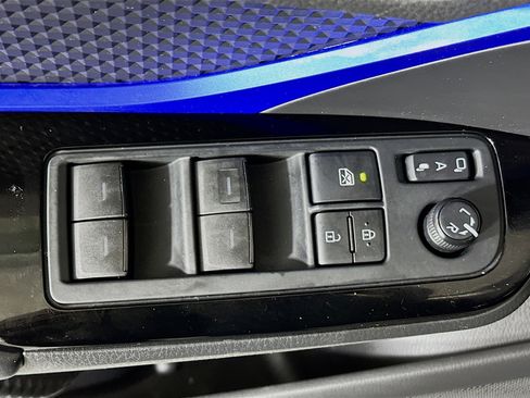 Used 2020 Toyota C-HR XLE FWD image 14