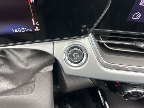 Used 2025 Chevrolet Trax LT w/ LT Convenience Package image 20