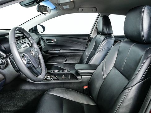 Used 2017 Toyota Avalon XLE image 5