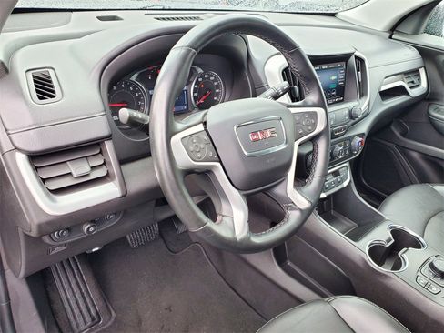 Used 2024 GMC Terrain SLT image 8