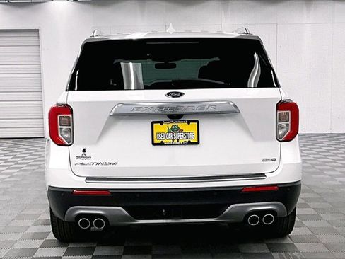 Used 2020 Ford Explorer Platinum w/ Premium Technology Package image 4