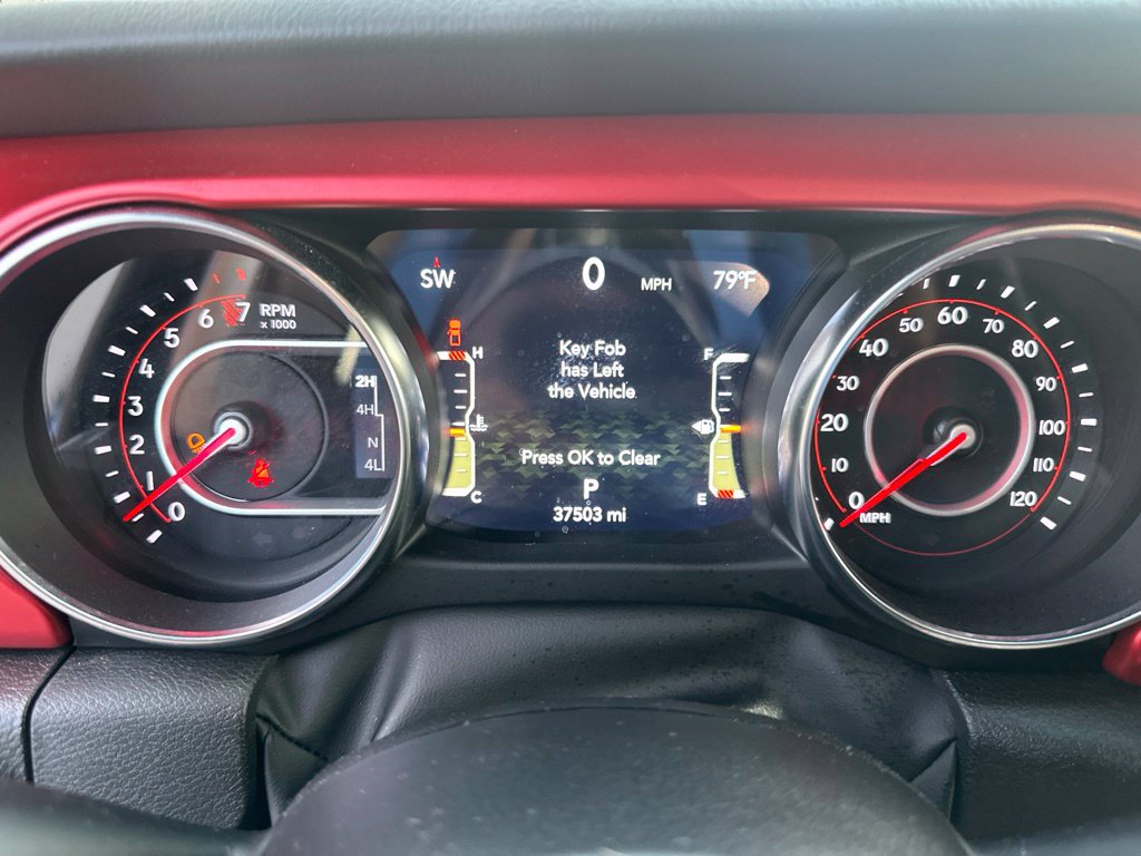 Used 2022 Jeep Gladiator Rubicon w/ LED Lighting Group AWD/4WD image 9