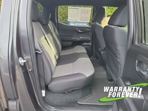 Used 2022 Toyota Tacoma TRD Sport image 16