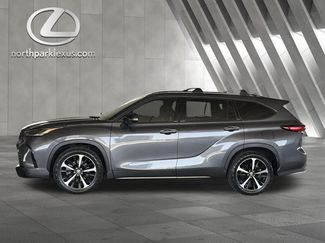 Used 2022 Toyota Highlander XSE FWD video 1