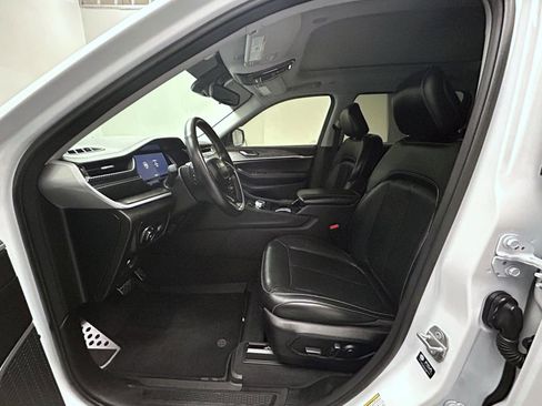 Used 2021 Jeep Grand Cherokee L Limited image 10