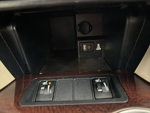 Used 2012 Toyota Camry XLE image 17