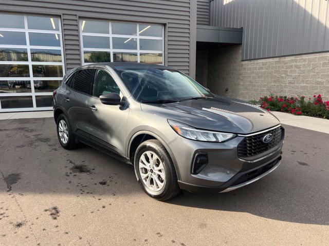 Certified 2024 Ford Escape Active AWD/4WD image 3