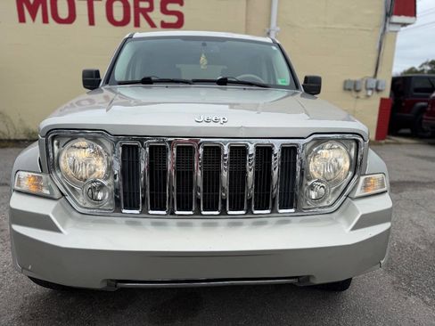 Used 2008 Jeep Liberty Limited w/ Premium Group image 2