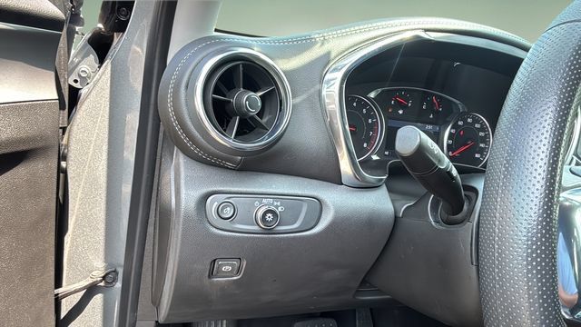 Used 2023 Chevrolet Blazer LT w/ Convenience Package FWD image 21