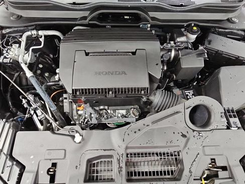 Used 2025 Honda Pilot TrailSport image 42