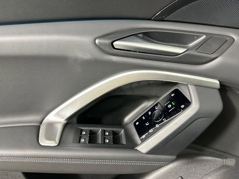 Used 2025 Audi Q5 Premium w/ 19" Wheel Package image 10