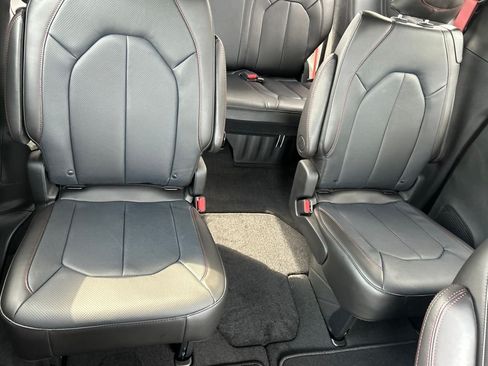 New 2027 Chrysler Pacifica Select AWD/4WD image 19