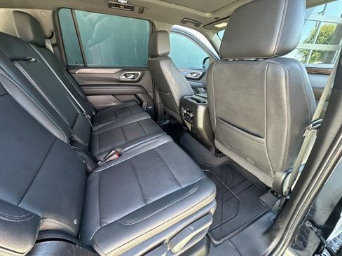 Used 2023 Chevrolet Suburban Z71 AWD/4WD image 17