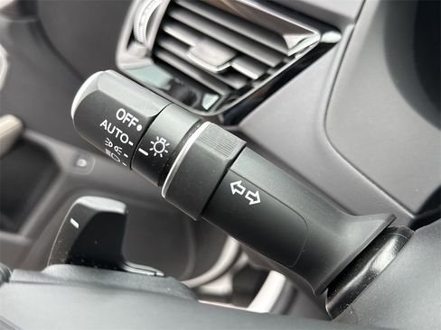 Used 2025 Acura RDX SH-AWD image 36