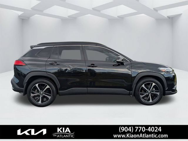 Used 2024 Toyota Corolla Cross AWD Hybrid w/ Convenience Package image 2