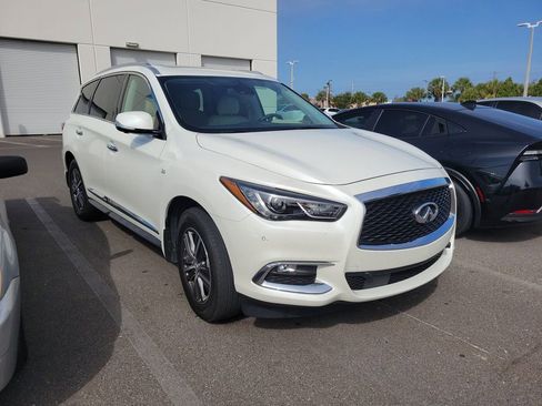 Used 2019 INFINITI QX60 Luxe w/ Essential Package image 4