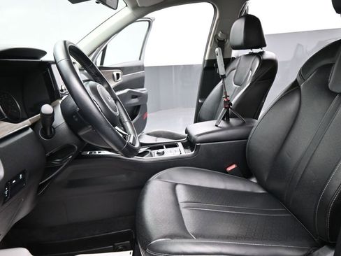 Used 2022 Kia Sorento S AWD/4WD image 2