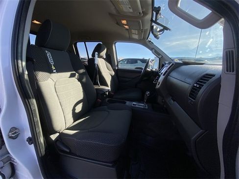 Used 2017 Nissan Frontier PRO-4X image 24