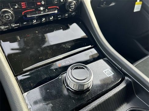 New 2025 Jeep Grand Cherokee Altitude image 10