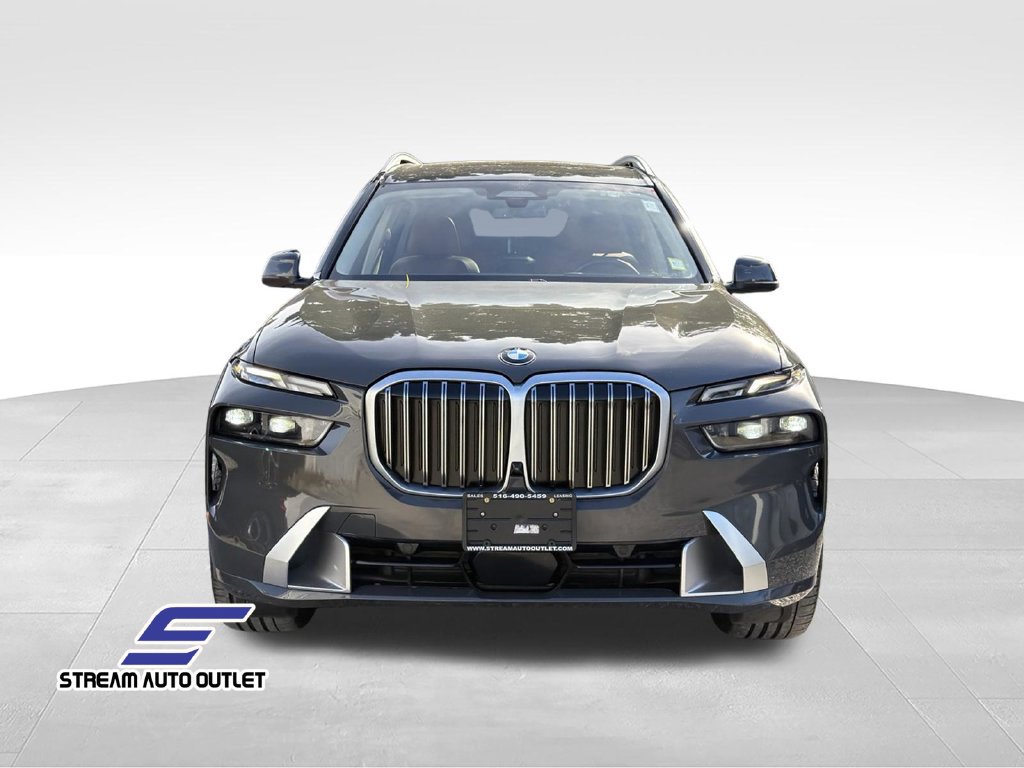 Used 2024 BMW X7 xDrive40i w/ Executive Package AWD/4WD image 2