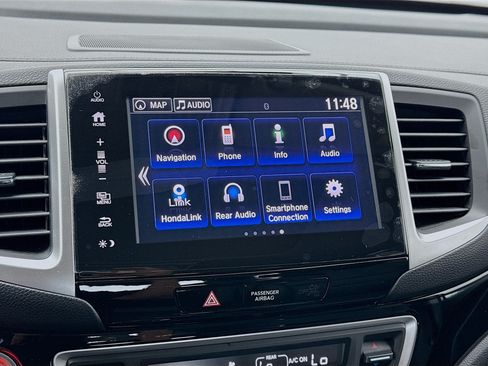 Used 2017 Honda Pilot Touring image 11
