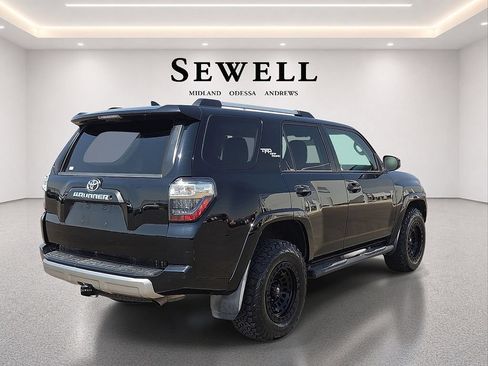 Used 2017 Toyota 4Runner TRD Off-Road AWD/4WD image 4