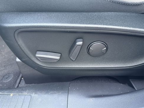 Used 2022 Ford Escape SE w/ Convenience Package image 10