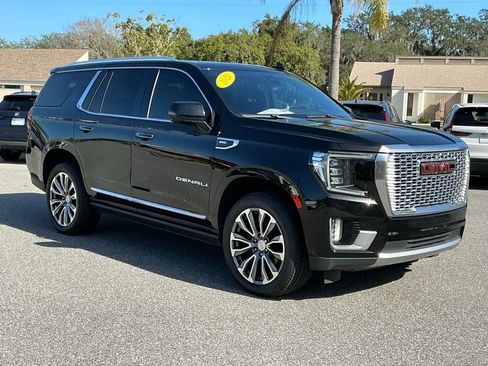 Used 2021 GMC Yukon Denali w/ Denali Premium Package image 12