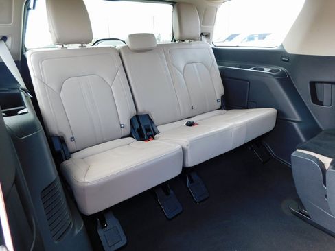 Used 2024 Ford Expedition Limited image 34