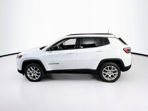 Used 2022 Jeep Compass Latitude image 8